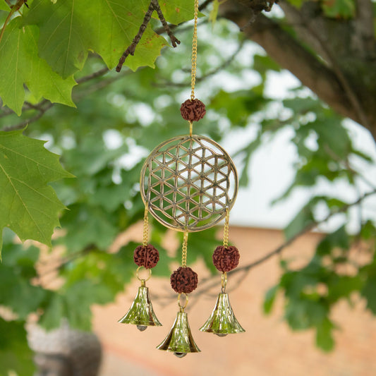 Campanas Indias - Flor de la Vida de Latón con Cuentas de Rudraksha - 3 Campanas - 6x27cm