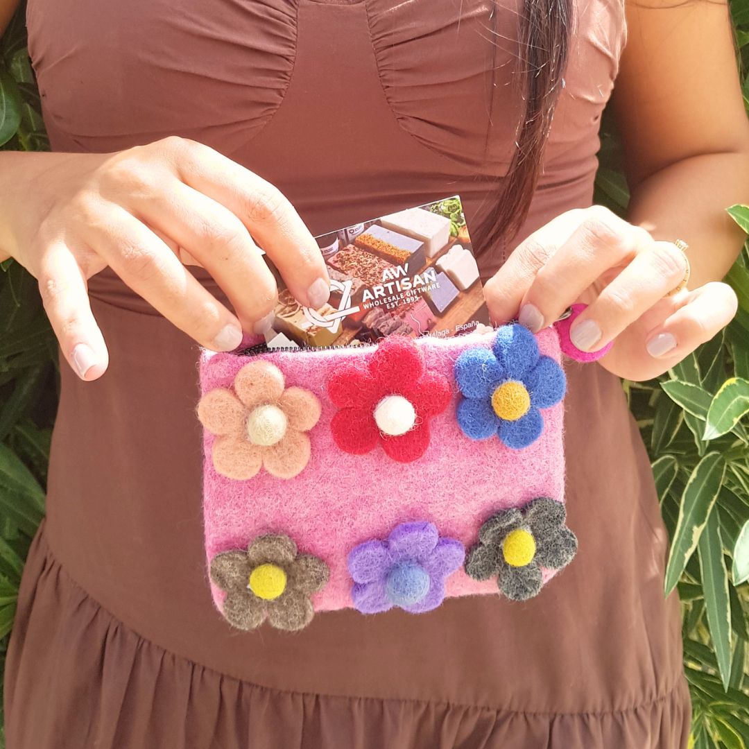 Estuches con cremallera de fieltro con flores (3 surtidos)