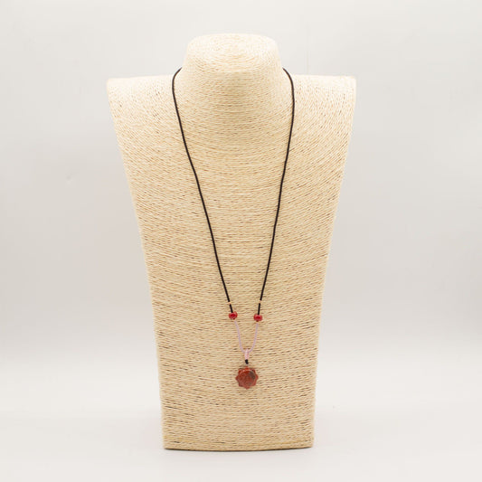 Collar de cuerda con colgante de piedra preciosa - Cara del Sol de cornalina