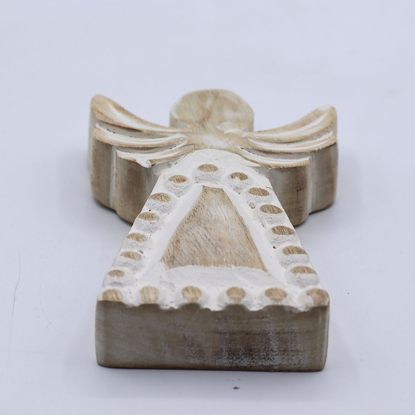 Ángel de madera de mango - lavado blanco